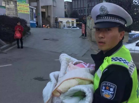 某地车祸三